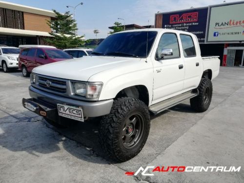Toyota Hilux 4X4 in Philippines