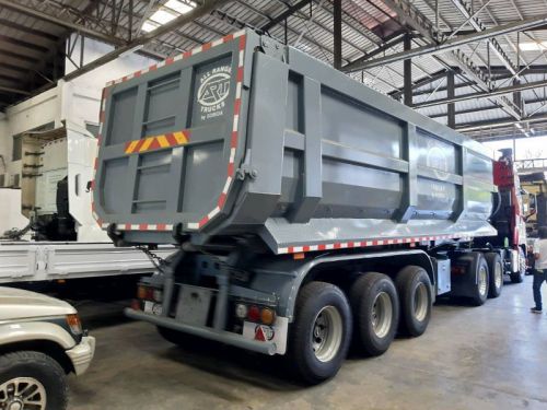 Sobida 36 cubic meter tri-axle 12-wheel new for sale shacaman sinotruk howo dongfeng faw in Philippines