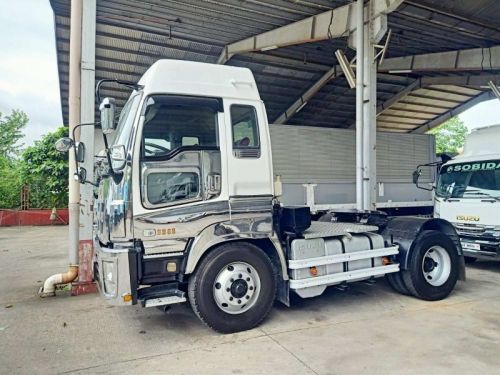 Isuzu giga sobida reconditioned surplus 4x2 6-wheeler tractor heas bb 88 series in Philippines