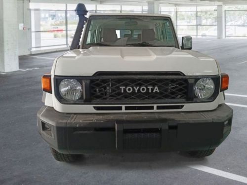 Toyota Land Cruiser 76 in Philippines