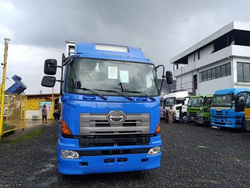 Hino 700 in Philippines