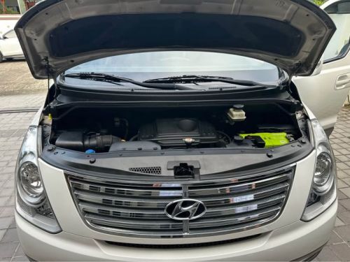 Hyundai GRAND STAREX GL in Philippines
