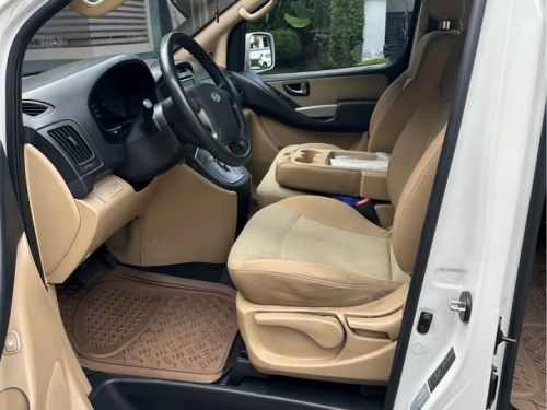Hyundai GRAND STAREX GL in Philippines
