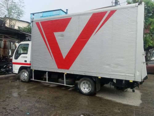 Isuzu GIGA ALUM CLOSEVAN 2004 in Philippines