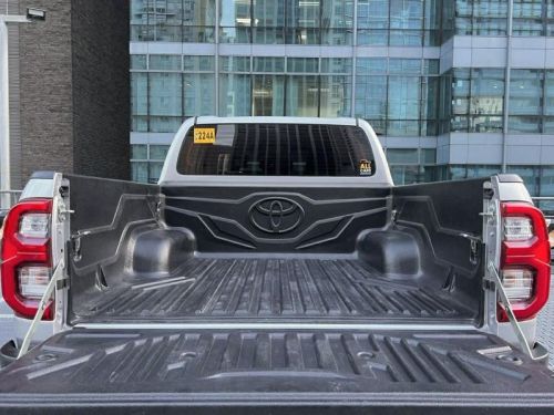 Toyota Hilux 2.4G 4x4 AT diesel in Philippines