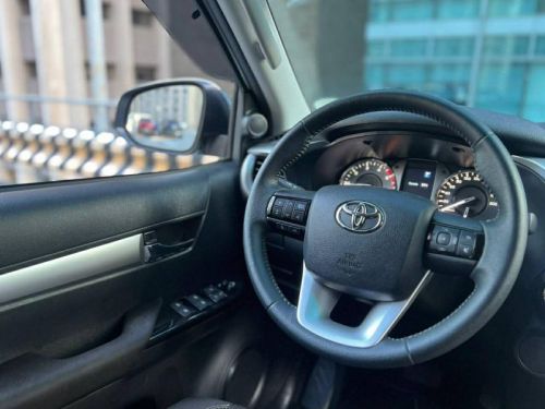 Toyota Hilux 2.4G 4x4 AT diesel in Philippines