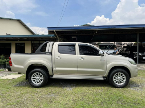 Toyota Hilux G 3.0 D4D in Philippines