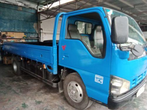Isuzu Elf in Philippines