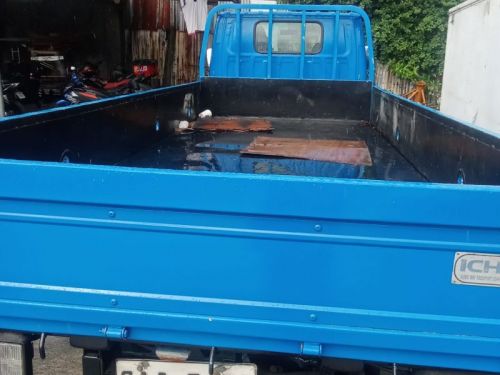 Isuzu Elf in Philippines