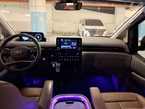 Hyundai Staria 2.2T Premium 8AT AWD 7 seater in Philippines