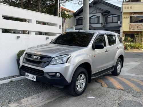 Isuzu MU-x 4x2 in Philippines