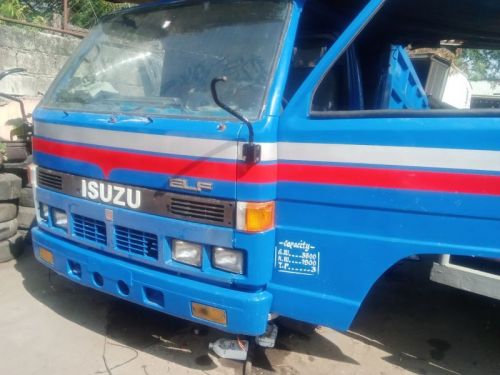 Pre-owned Isuzu Elf for sale in 